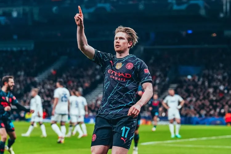 I would love for De Bruyne to be at his peak, but he's no longer 26 or 27 years old